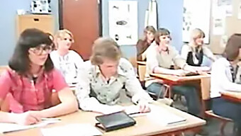 Sexo En El Aula Vintage: Retro Follada Con Encanto De La Vieja Escuela