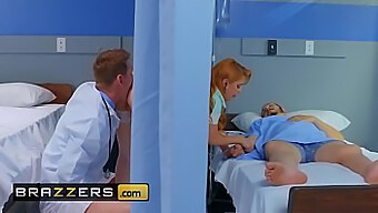 Médica Milf Ruiva Explora Os Desejos De Seu Paciente