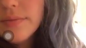 Ragazza Europea Sculaccia L'Amico Su Periscope A 60 Fps