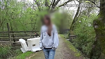 Erstes Casting Für Teengirls In Explizitem Video